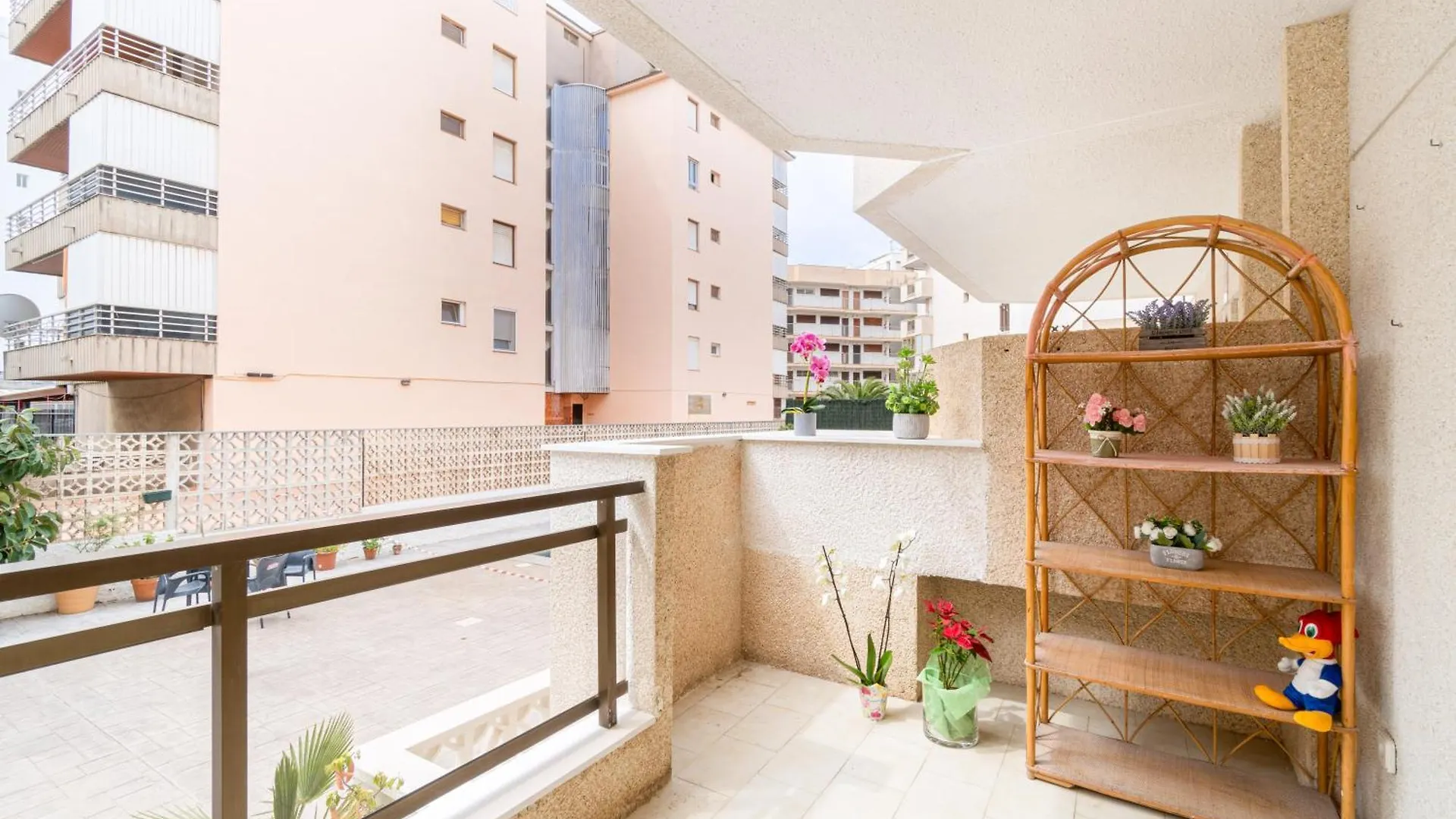 TuristMar - Amplio Apartamento en Salou con piscina, a 2 minutos de la Playa