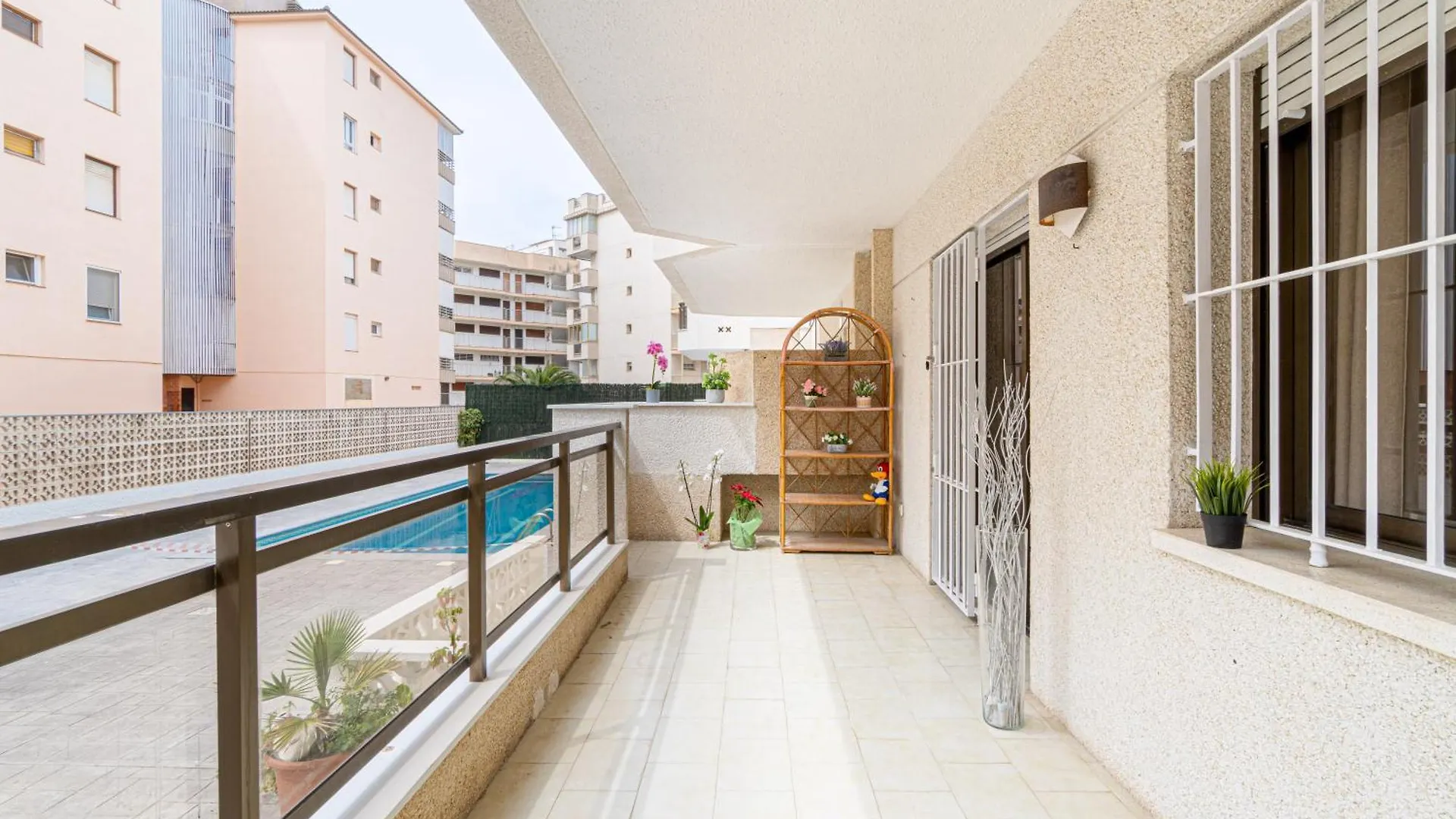 TuristMar - Amplio Apartamento en Salou con piscina, a 2 minutos de la Playa