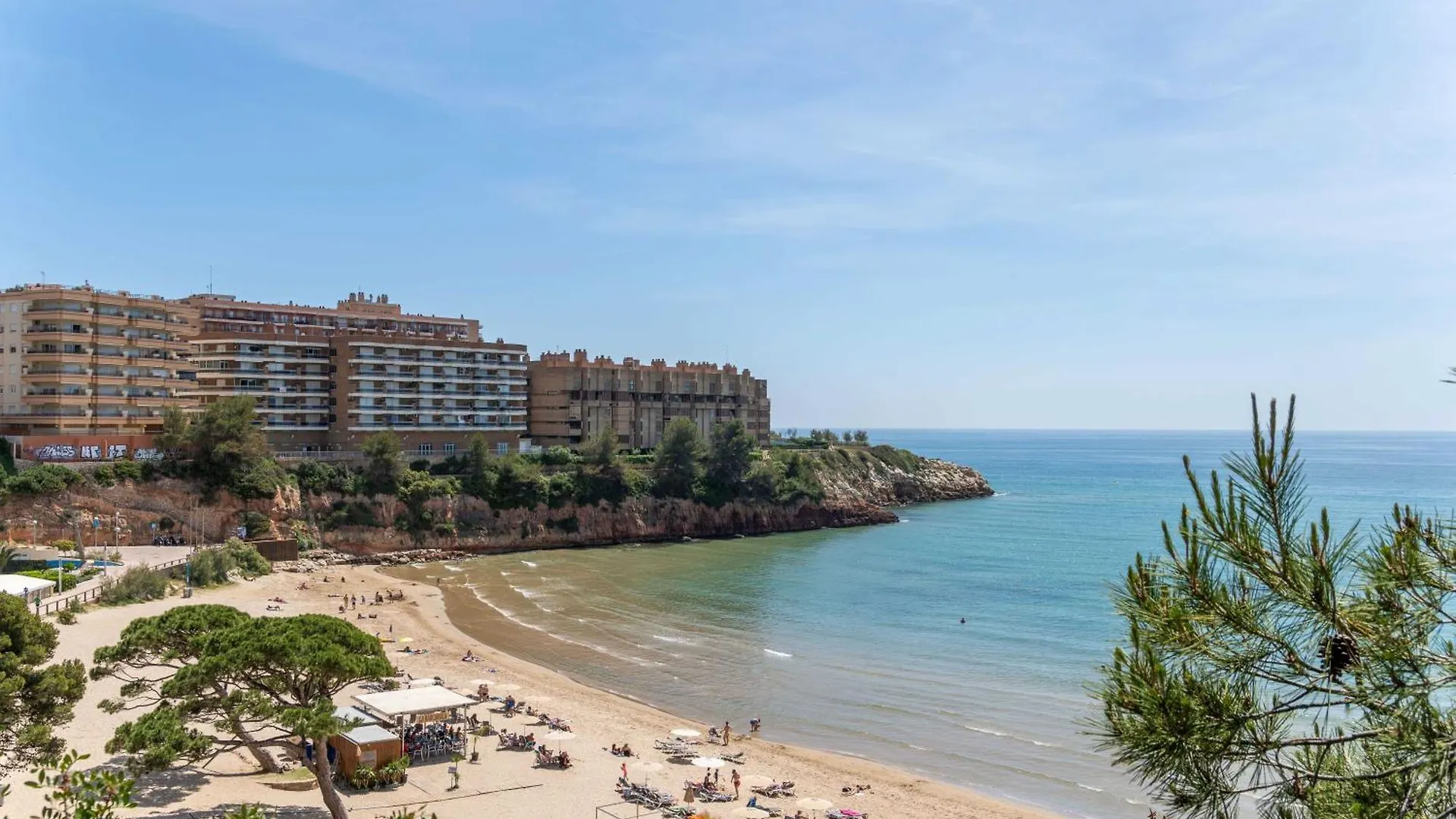 TuristMar - Amplio Apartamento en Salou con piscina, a 2 minutos de la Playa España
